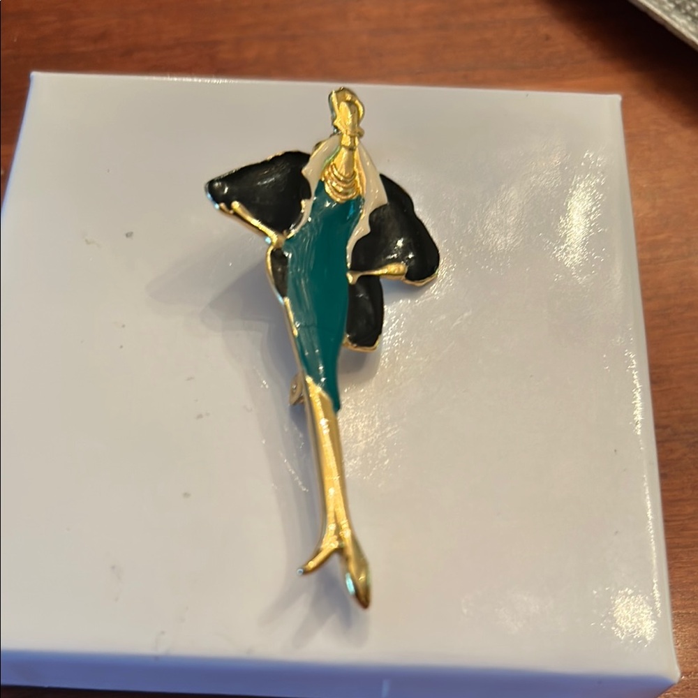Vintage art deco fashion model brooch enameled black gold green glam statement